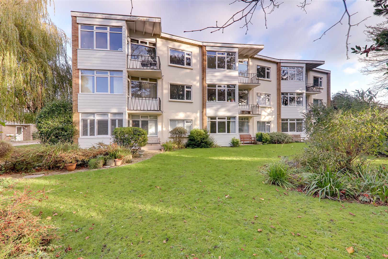 Flat - Purpose Built | Grand Avenue, Worthing | To Let